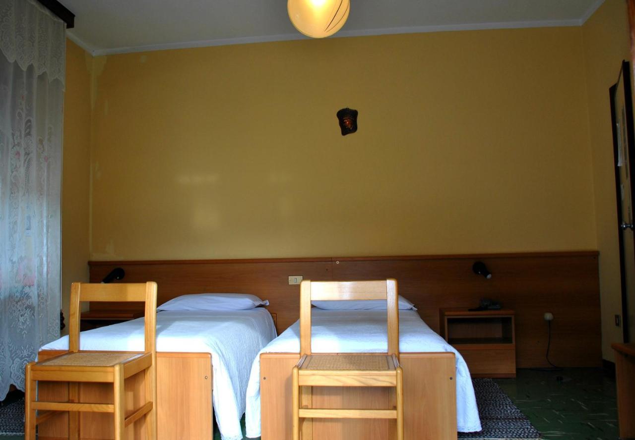 גרוסיו Albergo Motel Dosde מראה חיצוני תמונה